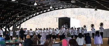 藤蔭高等学校吹奏楽部による演奏